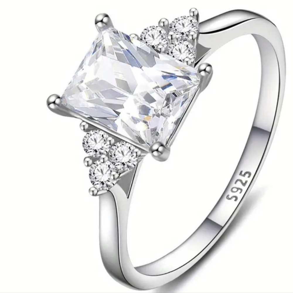 925 Sterling Silver w/ square zircon Size 7 ring New Fast Ship. Beautiful!!!